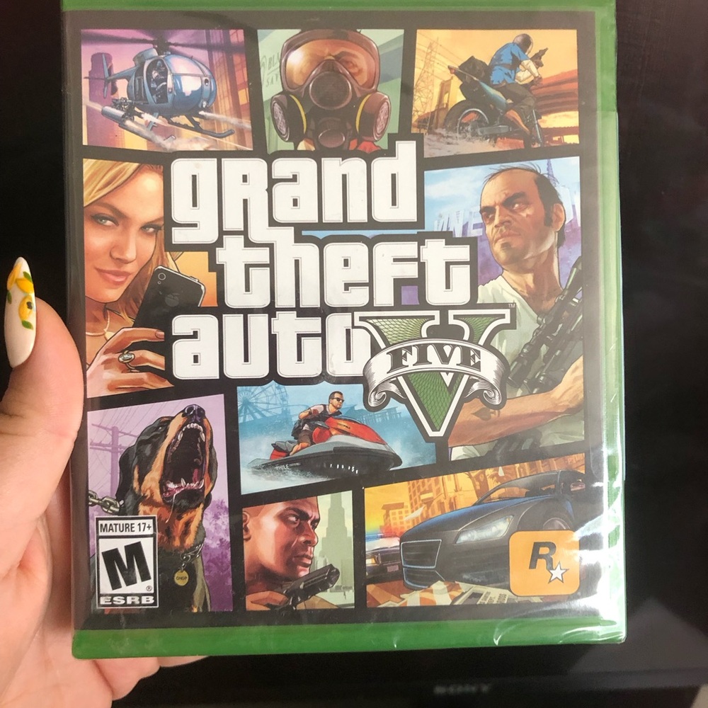 Grand Theft Auto V for Xbox - Green Case